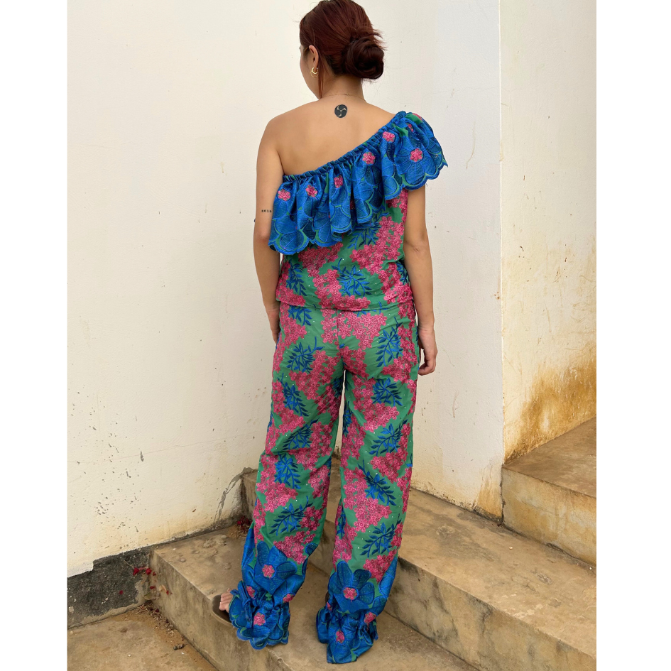 Ensemble - One shoulder