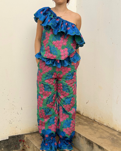 Ensemble - One shoulder