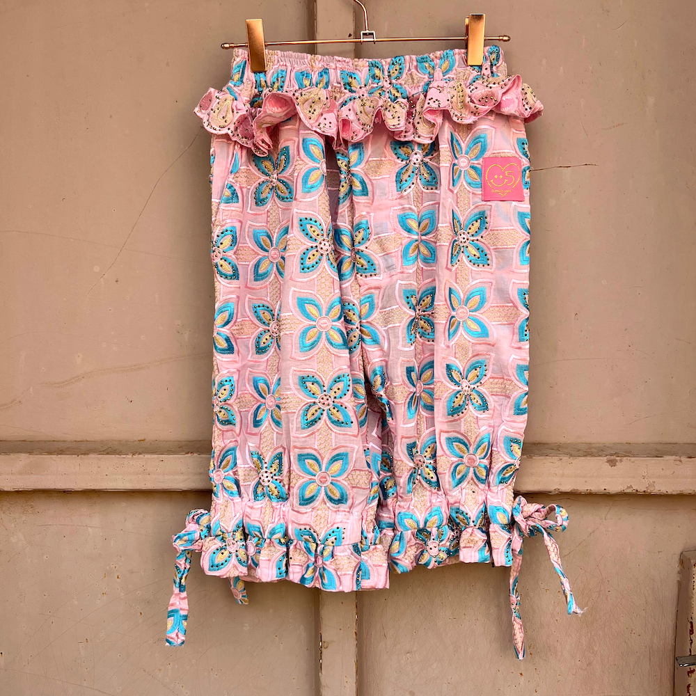 ビジュー付き刺繍ショーツ (Size S)