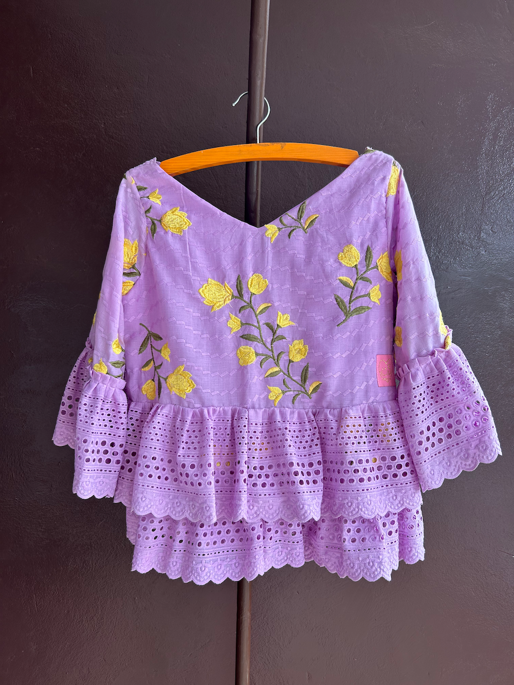 バックオープンフリルトップ（モチーフ）